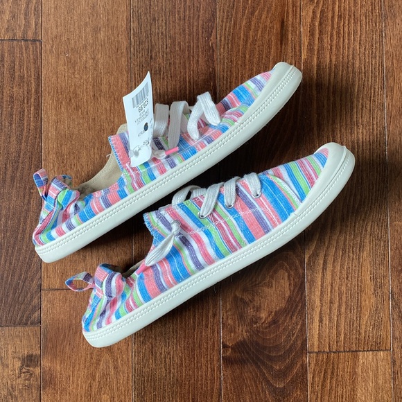 Canvas slip-on shoes, 9-9.5 - Picture 3 of 6